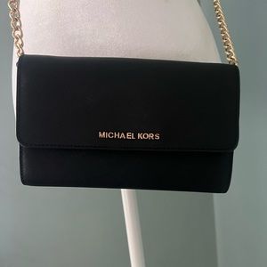 Michael Kors Jet Set Travel Saffiano Leather Smartphone Crossbody